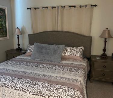 Meadview House | Rare four Bedroom MeadviewVacation Home - Grand Canyon West-Skywalk