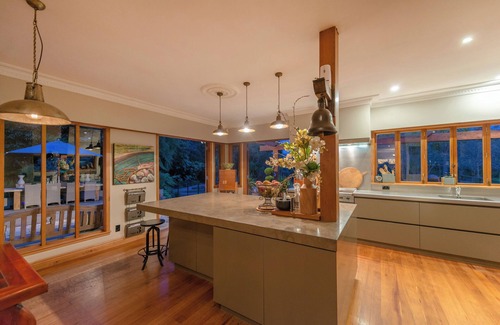 Tamahere House | Rare Gem in Tamahere - for 14+ space galore