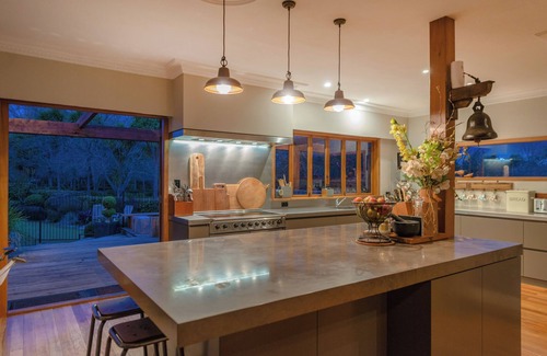 Tamahere House | Rare Gem in Tamahere - for 14+ space galore
