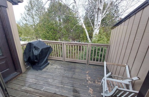 Collingwood Apartment | Rare gem, Waking Distance to Cranberry Golf, trails, restaurants and shops.