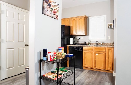 Uptown House | Rare Home w/Garage Downtown Memphis King Bed WiFi