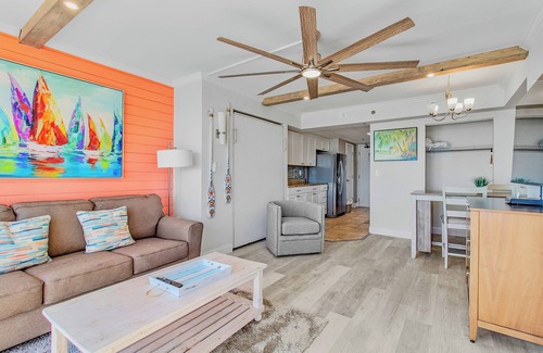 Myrtle Beach Condo | RARE JACUZZI HONEYMOON CONDO/1000SQFT/2BATH/SWING