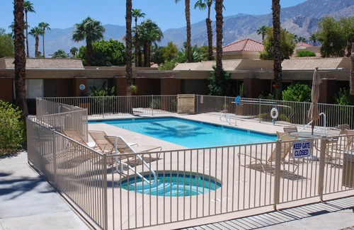 Palm Springs Condo | Rare Jan. 2026 Avail. - Renovated Palm Springs - Individual Months Only