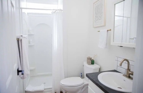 Mississippi District House | Rare Mississippi Ave Suite - 94 WalkScore, Disney+