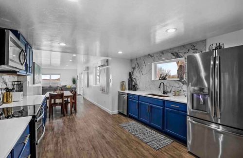 Little Elm House | Rare Modern Beachfront Lake House on Lewisville Lake with Hot Tub, Deck & BEACH