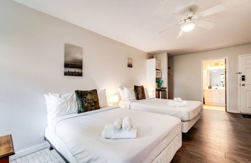 Dwight Cabin | Rare Muskoka Chalet Suite - A3