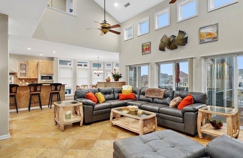 Heron Harbour Isle House | Rare Ocean City Gem! 7 Bedroom Waterfront Home In Heron Harbour!