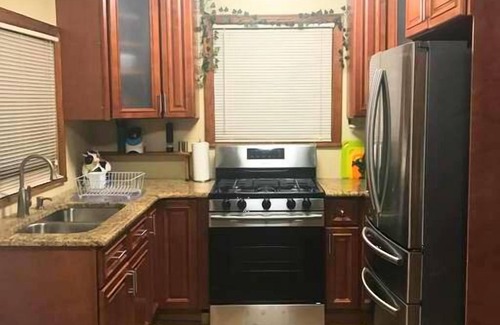 Montague House | ★Rare River Views & Access, Cabin by Eden Islands★