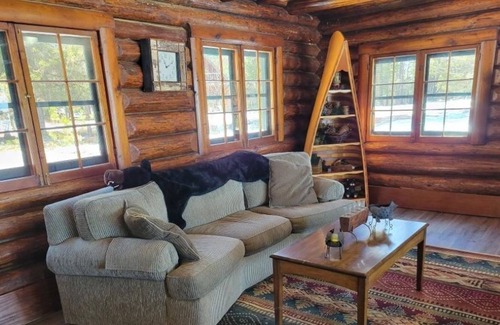 Hazelhurst House | Rare rustic log home located on Willow Flowage