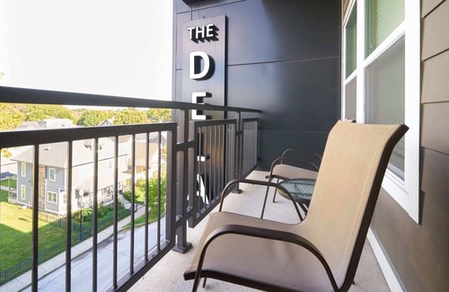 Fall Creek Place Apartment | Rare w/ Flair Top Fl Apt Gym Garage Parking