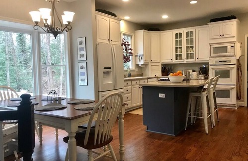 Annapolis House | RARELY AVAILABLE FOR COMMISSIONING WEEK! Stunning colonial on a private 1.6 acre lot!