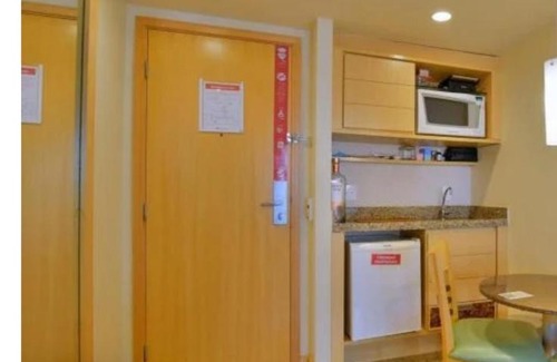 Setor Hoteleiro Norte Hotel | Raridade! FLAT PARTICULAR DE ALTO PADRÃO - ENORME - 2 Camas - 1 Queen e 1 Solteiro - Arrumação Diária Gratuita - Excelente Atendimento - Varanda - Condomínio do Hotel Lets Idea