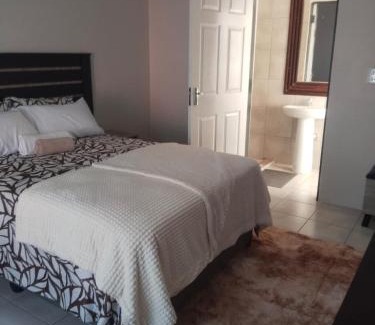 Soshanguve House | Rasesa Guesthouse Block V