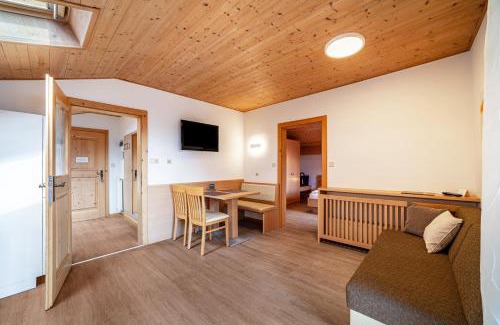 Lagundo Apartment | Rasnerhof Ferienwohnung Panorama