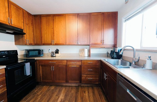 Taku - Campbell Apartment | Raspberry Retreat - Recently remodeled apartment in a quiet neighborhood