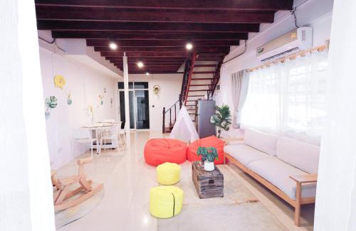 Ratchadaphisek Villa | Ratchada Retreat Villa 2