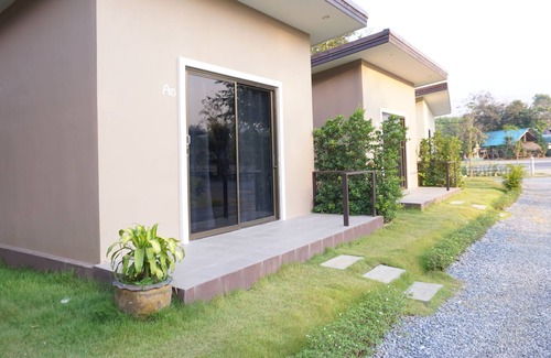 Chai Badan Hotel | Ratchanee Resort Ban Rai
