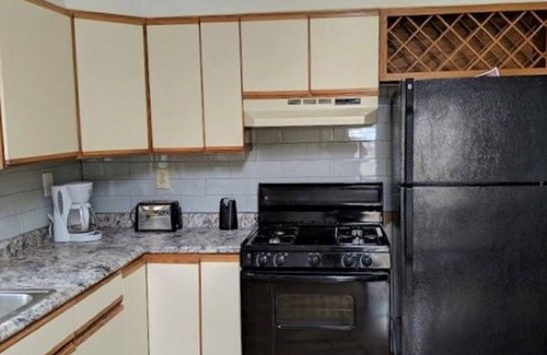 Lake House | Rate discounted! Visit Clare County in 2024! Lakefront Cottage on Crooked Lake!