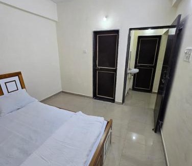 Ramnagar Hotel | Ratnaa Sagrav Guest House