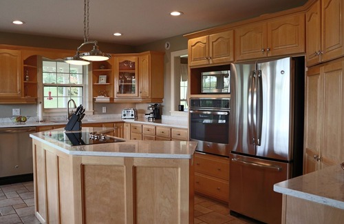 Anne's Land House | Rattenbury Hillside Escape