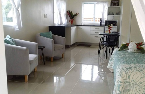 Tapere of Titikaveka House | Raukura holiday homes 2 w/free unlimited wifi, a/c, easy beach access.