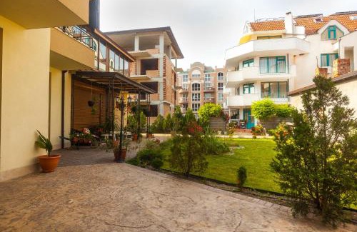 Ravda House | Ravda Bay Guest House