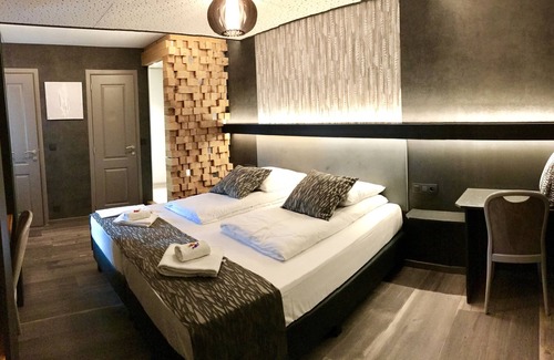 Walk Hotel | RAVEL Hotel Cyrano