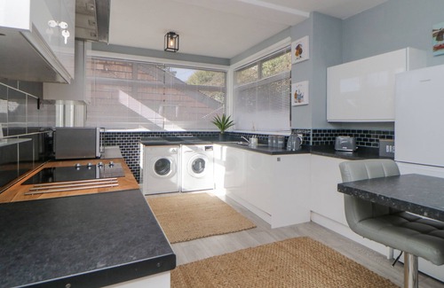 Seaton Cottage | RAVEN COTTAGE, pet friendly, country holiday cottage in Downderry