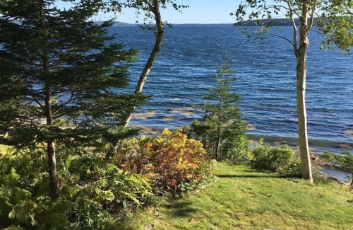 Blue Hill Cottage | Raven's Nest Cottage on Blue Hill Bay