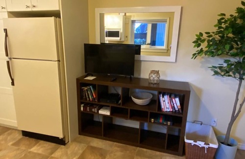 Colwood Apartment | Raven’s Nest – Cozy Lower One‑Bedroom Suite