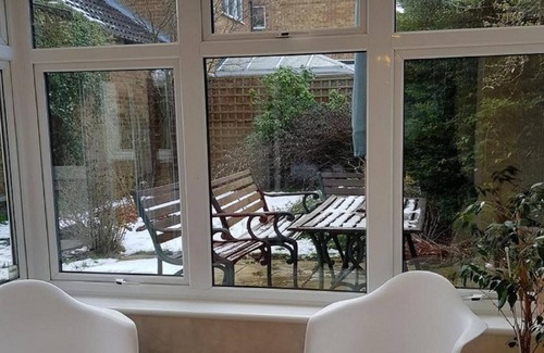 Luton Apartment | Ravenhill House - Huku Kwetu (Luton)