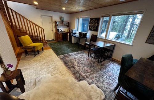 Jacoby Creek Apartment | Ravens Nest Tranquil Forest Suite 5 min to Downtown Arcata with Stunning Redwood Views