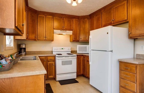 Montebello Cabin | Ravens Roost-mountain views, hot tub, fireplace