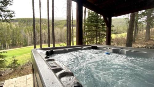 Forest Ridge Estates Apartment | Ravenwood Cabin by StayIn