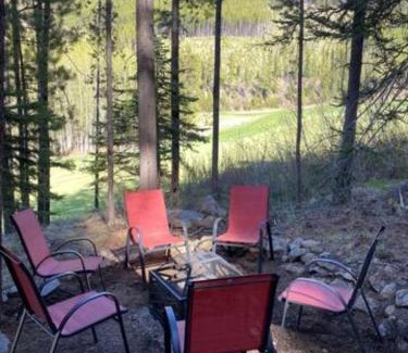 Forest Ridge Estates Apartment | Ravenwood Cabin by StayIn
