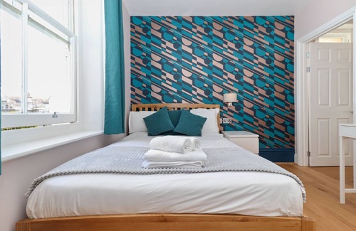 Eastbourne Seafront Bed & Breakfast | Ravilious