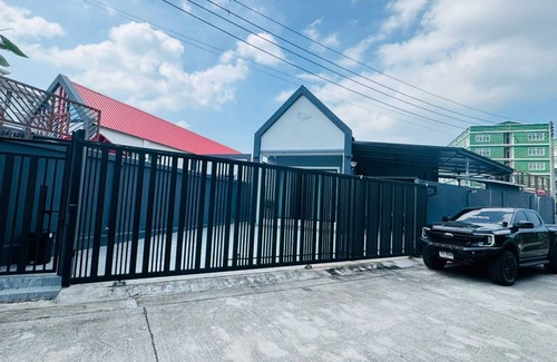 Na Kluea Villa | Ravin Paradise Pool Villa Pattaya 3-bedroom with AC, WiFi, pool table , bbq