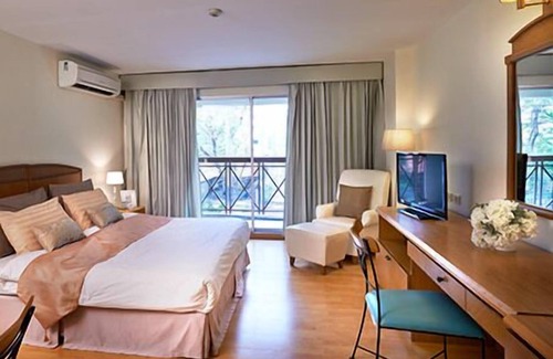 Lat Yao Hotel | Ravipha Residences