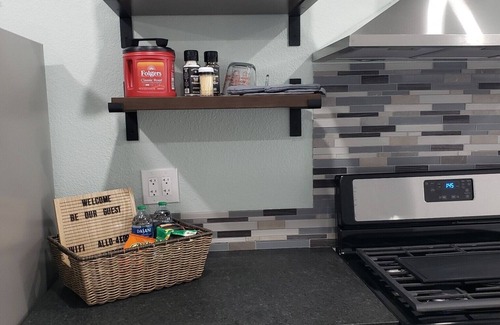 Scottsbluff House | Ravishing 2 bedroom 1 bath Hot Tub BBQ and Fire Pit