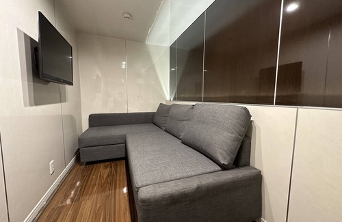 Chinatown Apartment | Ray House