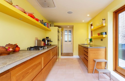 Junction House | Ray of Sunshine, by Veeve