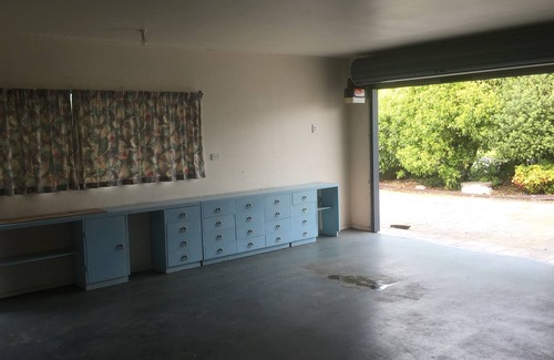 Greytown House | Ray's Retreat | Large Private Fenced Garden | Patio | Sleeps 9 | SKY | Wi-fi