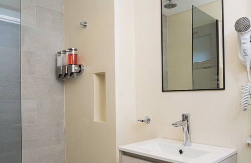 Puerto Piramides Hotel | Rayentray Piramides
