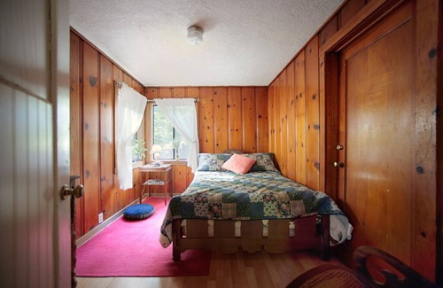 Cazadero Cottage | Raymond's Bakery - Creekside Cabin and Breakfast