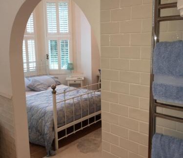Douglas Bed & Breakfast | Raymonds