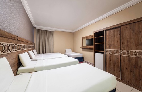 60th Street Hotel | Razana Al Hafayyer