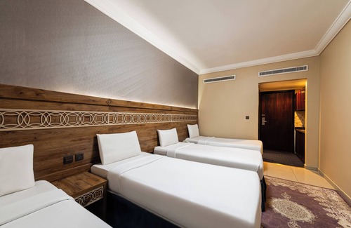60th Street Hotel | Razana Al Hafayyer