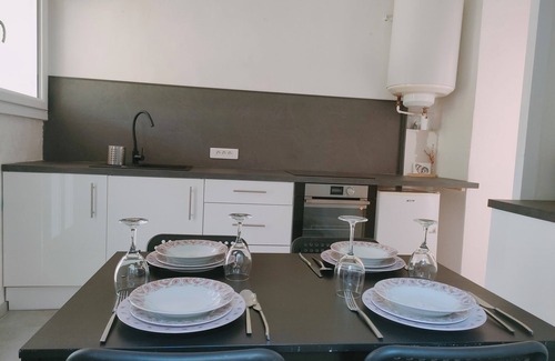 Nyons Villa | Rdc de villa en Drôme Provençale avec piscine privative et entrée indépendante