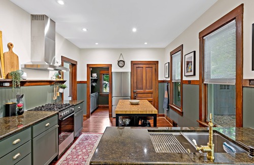 Russell Cottage | Re-imagined 1880's cottage walking distance to Highwood, Metra, Lake Michigan
