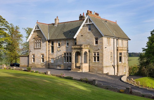 Dunfermline House | Re-Imagined Historical Country House Retreat